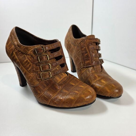 Newport News Shoes - Brown Textured Women's Heels